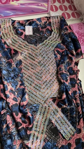 مخور alanoud جاهز مخيط مُزين بالفصوص والكريستال