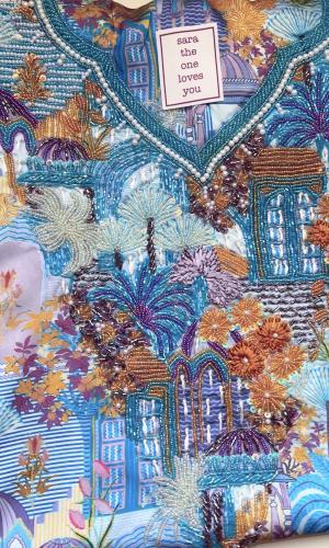 مخور Disney Castle قماش من الحرير مُزين بالشك اليد...