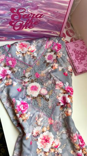 قماش فاخر حرير مُزين بالشك