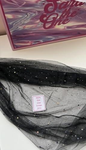 طرحة سوداء مُزينه بالفصوص