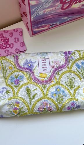 مخور Dana قماش من الحرير الايطالي مُزين بالشك