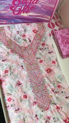 مخور المرايا قماش فاخره من الحرير المُزين بالفصوص...