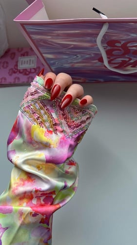 مخور Reta جاهز مخيط من الحرير مُزين بالفصوص والخرز...