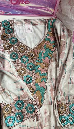 مخور Najd مخور جاهز مخيط من الحرير مُزين بالفصوص و...