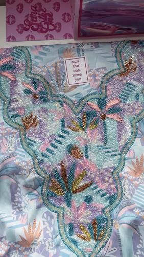 مخور Raghad قماش من الحرير مُزين بالشك اليدوي