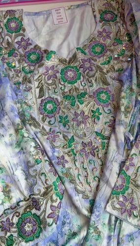 مخور جاهز ‏jasmin مخيط مُزين بالفصوص والخيوط بالجا...