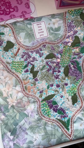 مخور Diaa قماش من الحرير الايطالي مُزين بالشك اليد...