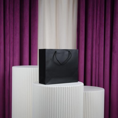 أكياس مستطيل اسود وسط شيال