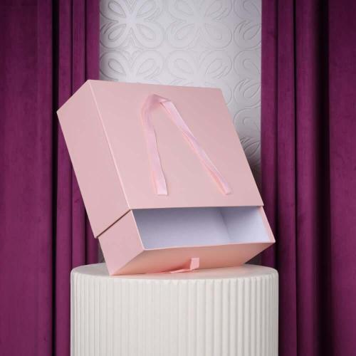 صندوق سحاب مع شيال وردي