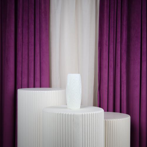 فازة ورد بلاستيك ابيض