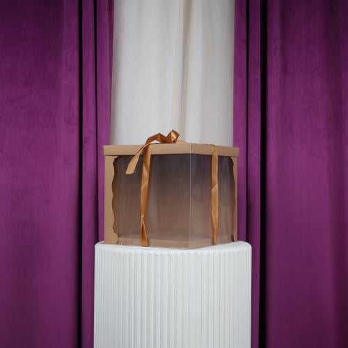 علب كيك ومنتجات مربع شفاف بني وسط