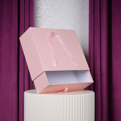 صندوق سحاب مع شيال وردي