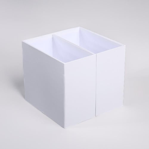 علب متعددة الأقسام أبيض