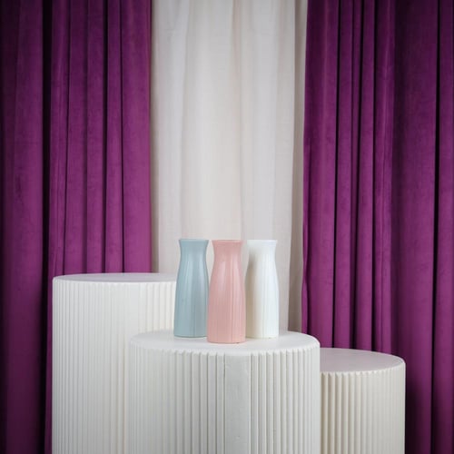 فازة ورد بلاستيك وردي