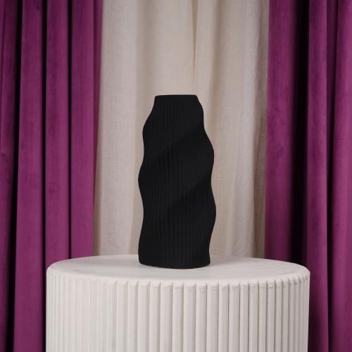 فازة ورد سيراميك اسود