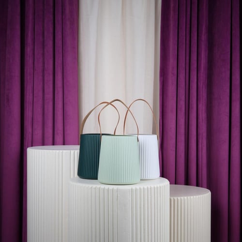 فازة ورد بلاستيك زيتي