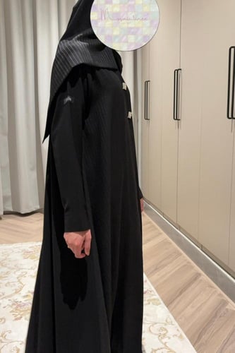 عباية the line