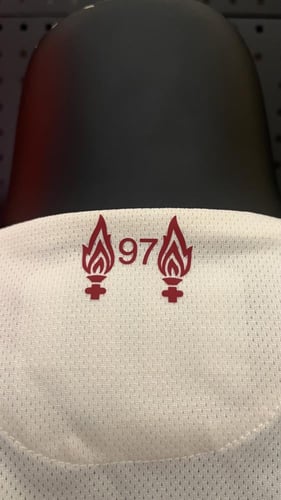 تيشيرت- ليفربول الاحتياطي 26-25