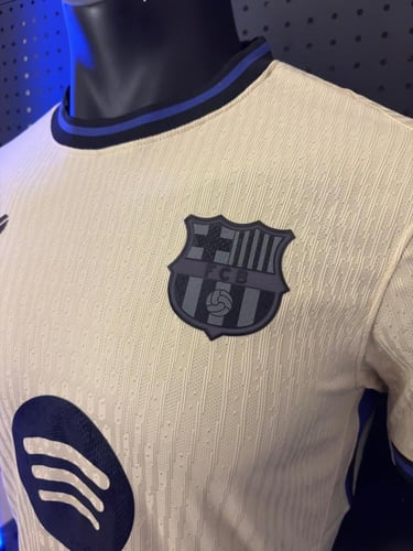 تيشيرت- برشلونة الاحتياطي 26-25