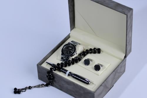 طقم إكسسوارات رجالية