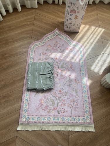طقم سجاد بنقوش زهرية إسلاميه مع شرشف سحاب تيفني