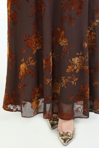 فستان “شيفون مزهر هادئ” – أنوثة طبيعية بتفاصيل ناع...