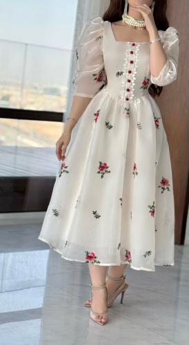 فستان ميد بزهور وازرار