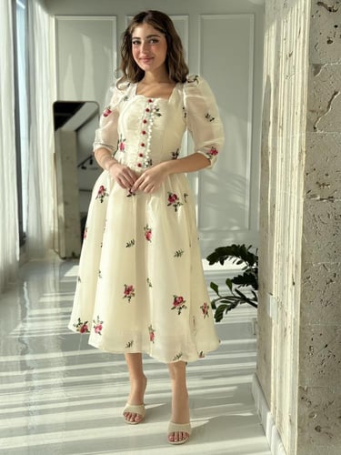 فستان ميد بزهور وازرار