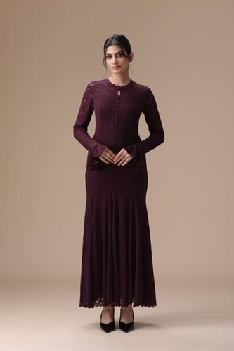 فستان “دانـتيل أميرة الكلاسيك” – فخامة ناعمة بإحسا...