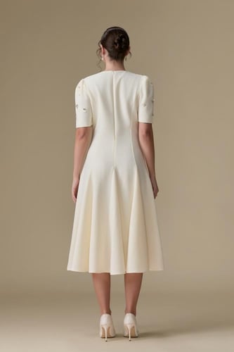 فستان “أناقة ناعمة مرصعة” – حضور راقٍ بلمسة كلاسيك...