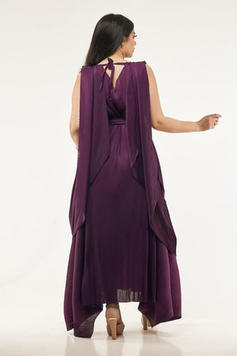 فستان طويل بكسرات ناعمة