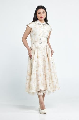 فستان نص كم ازار امامية و زمة على الخصر