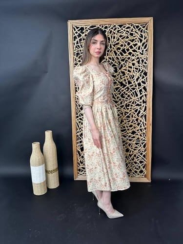 فستان مشجر باكمام انيقة