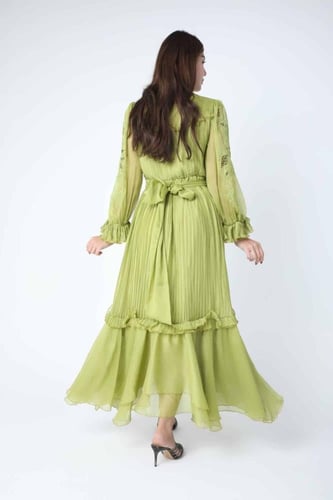 فستان ناعم بأكمام وقصة ياقة V