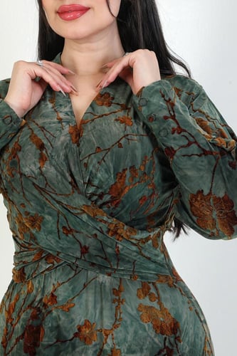 فستان “نقشة انسيابية” – أناقة طبيعية بتفاصيل هادئة...