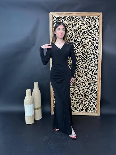 فستان اسود كم طويل