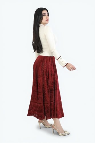 فستان ريب كلاسيك راقي – أناقة هادئة بتفاصيل ناعمة...