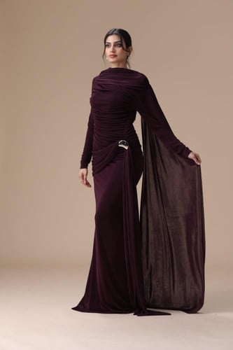 فستان درابيه بانسيابية فاخرة