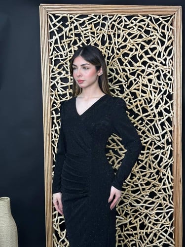 فستان اسود كم طويل