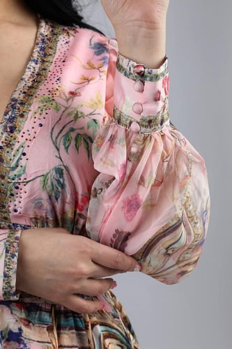 فستان ميدي قصة ذيل بطبعة مميزة