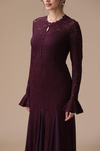 فستان “دانـتيل أميرة الكلاسيك” – فخامة ناعمة بإحسا...