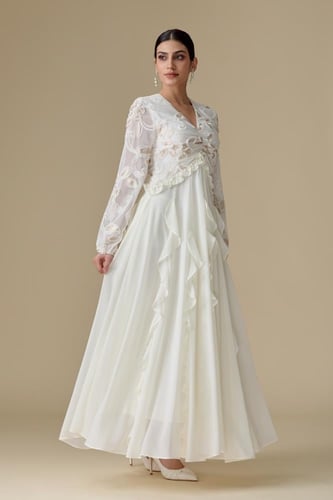 فستان شيفون تطريز ناعم على الصدر والاكمام