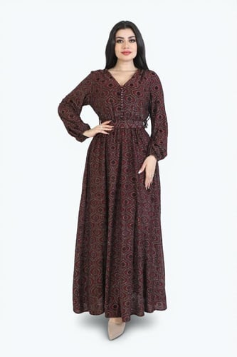 فستان “دفء النقشة” – أناقة هادئة بتفاصيل تراثية را...