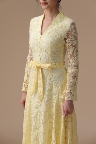 فستان دانتيل ناعم