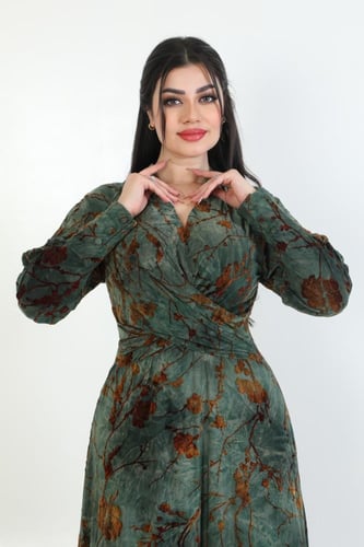 فستان “نقشة انسيابية” – أناقة طبيعية بتفاصيل هادئة...