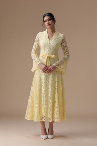 فستان دانتيل ناعم