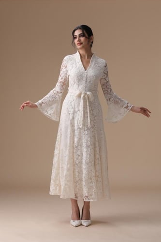 فستان دانتيل ناعم