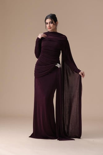 فستان درابيه بانسيابية فاخرة