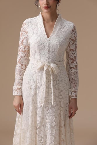 فستان دانتيل ناعم