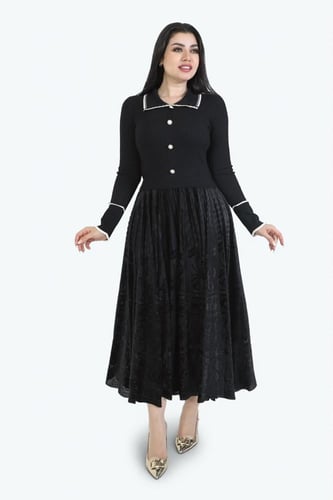 فستان ريب كلاسيك راقي – أناقة هادئة بتفاصيل ناعمة...